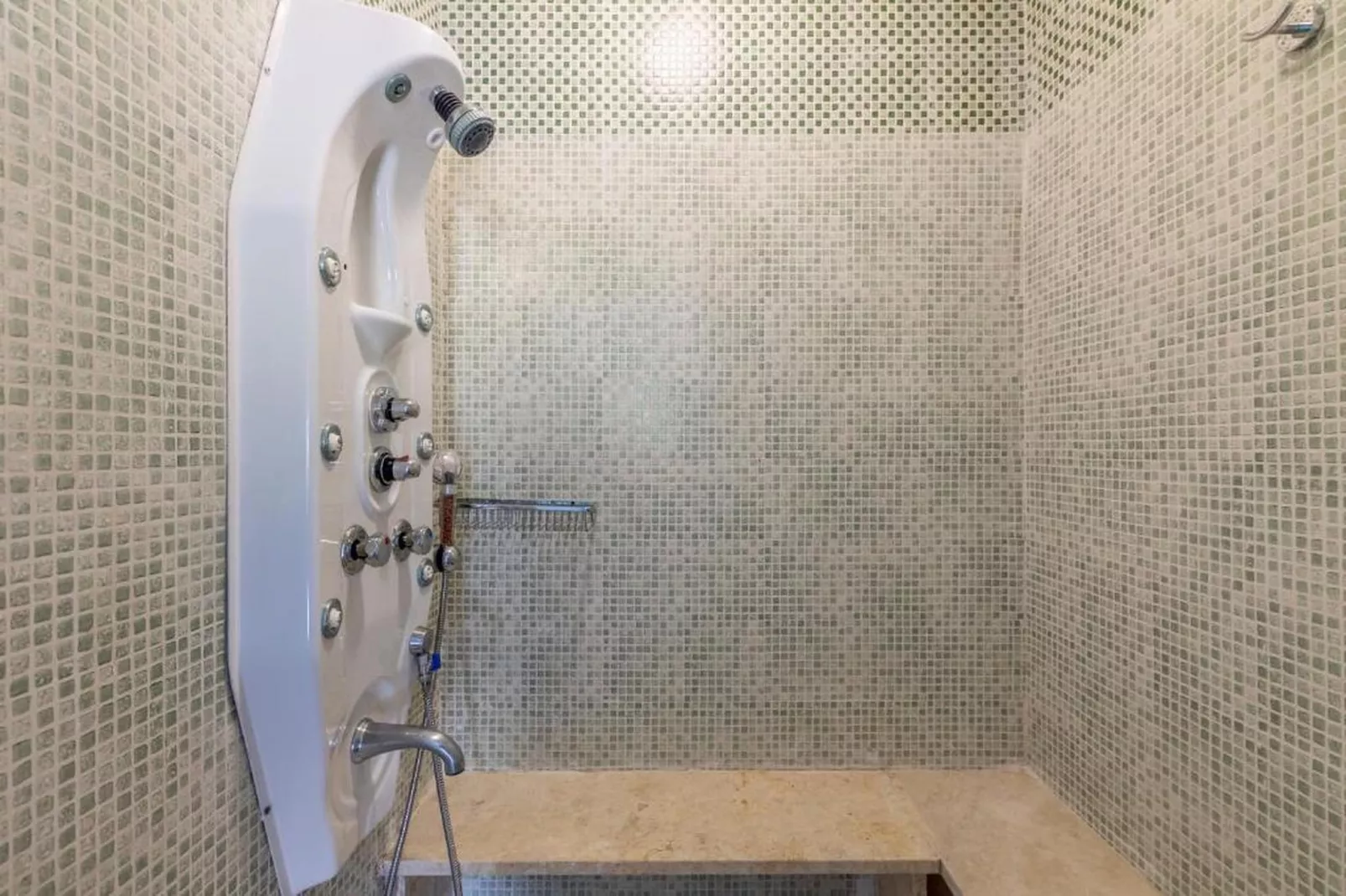 WhiteBlue Spa Villa - Bedroom