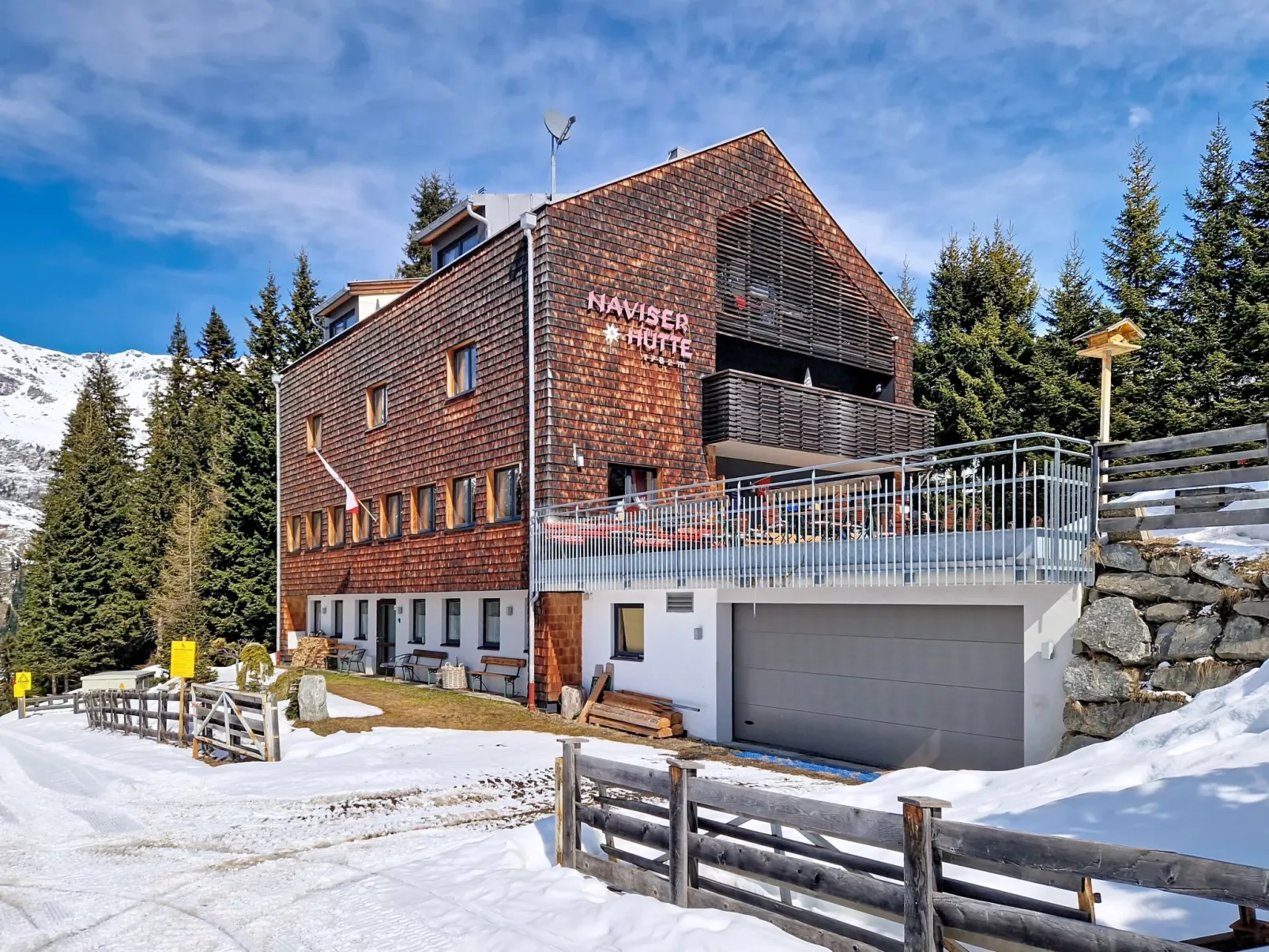 Naviser Hütte - Outside