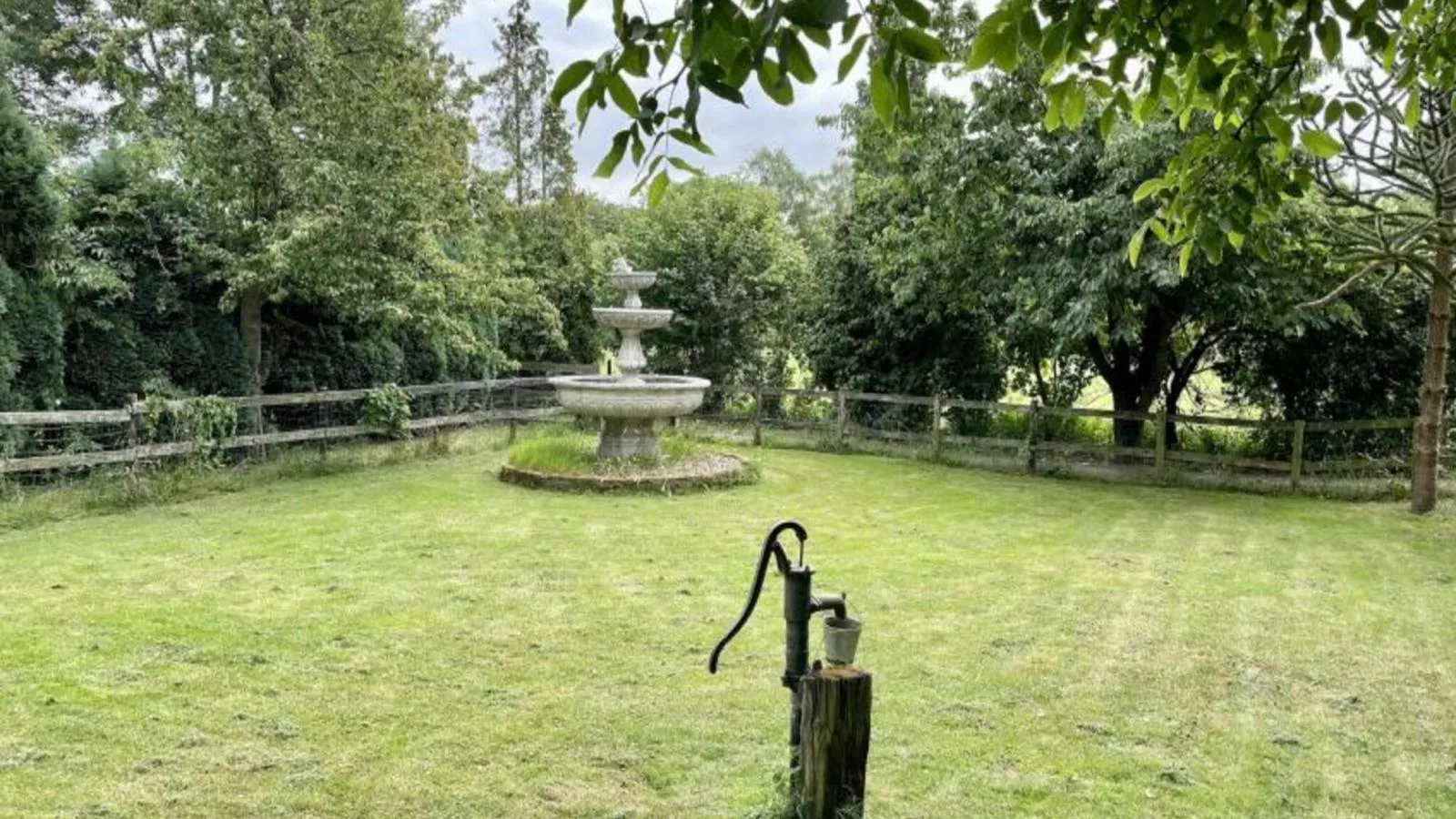 Spijk vakantiehuis - Jardins en été