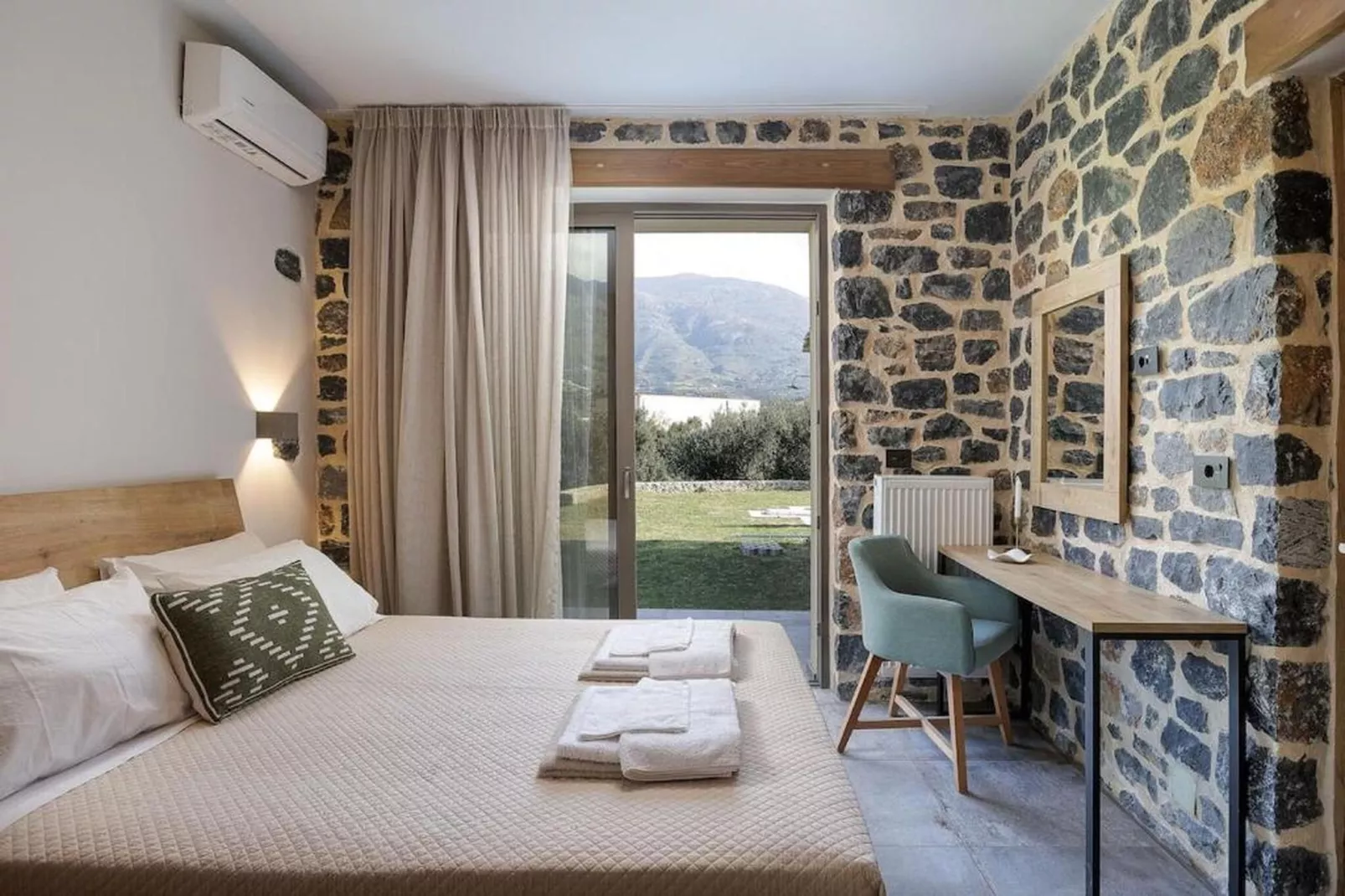 Kozilis Villas - Bedroom