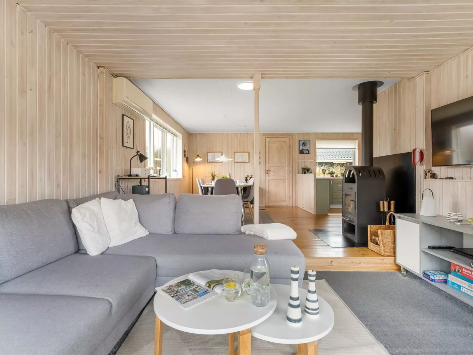 "Eloise" - 400m from the sea - Inside