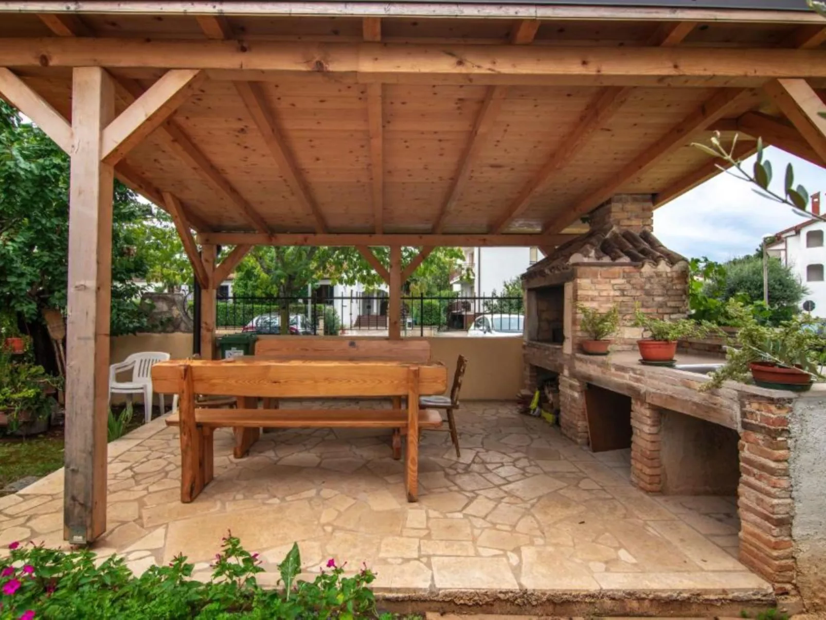 Vera Savic - Outside