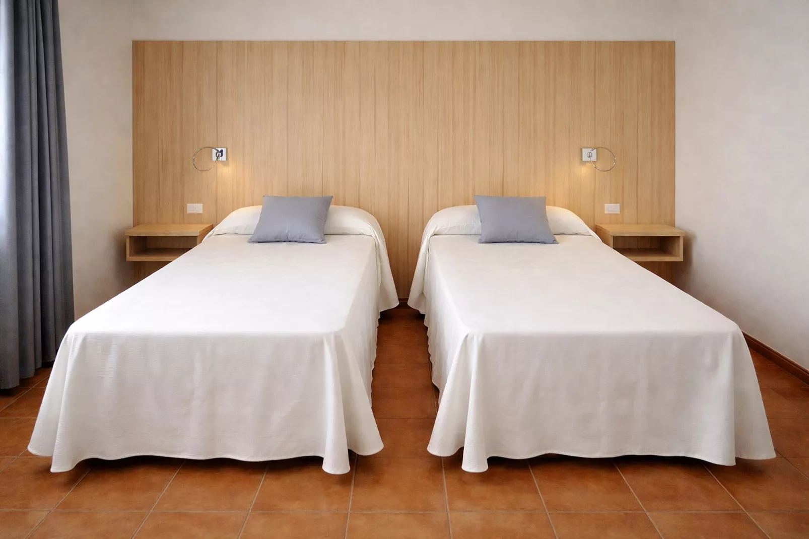 Tossa Apartment 2/2/4 - Bedroom