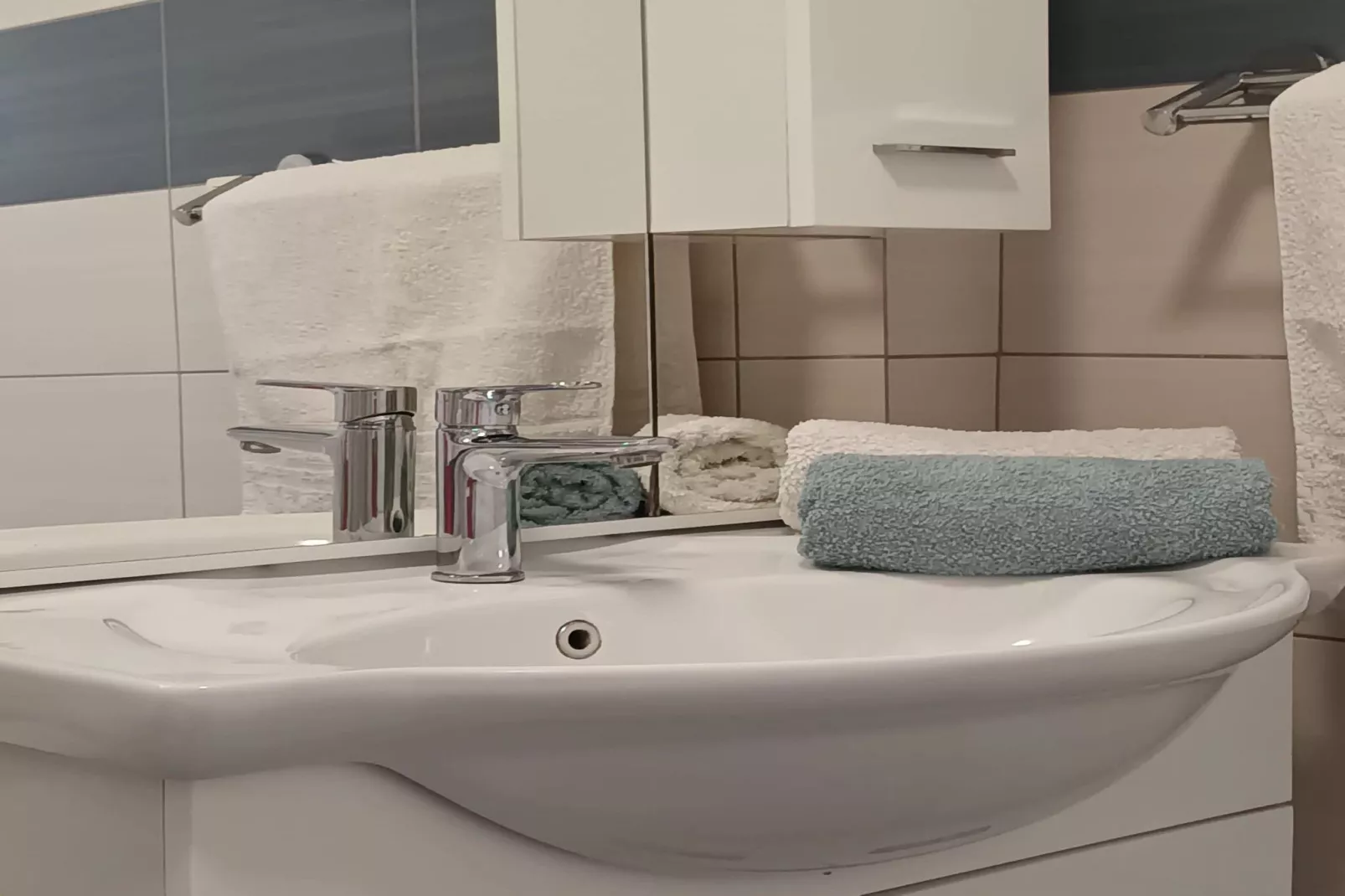 Holiday Home Gabi - Three Bedroom Holiday Home with Terrace and Swimming pool - Badezimmer