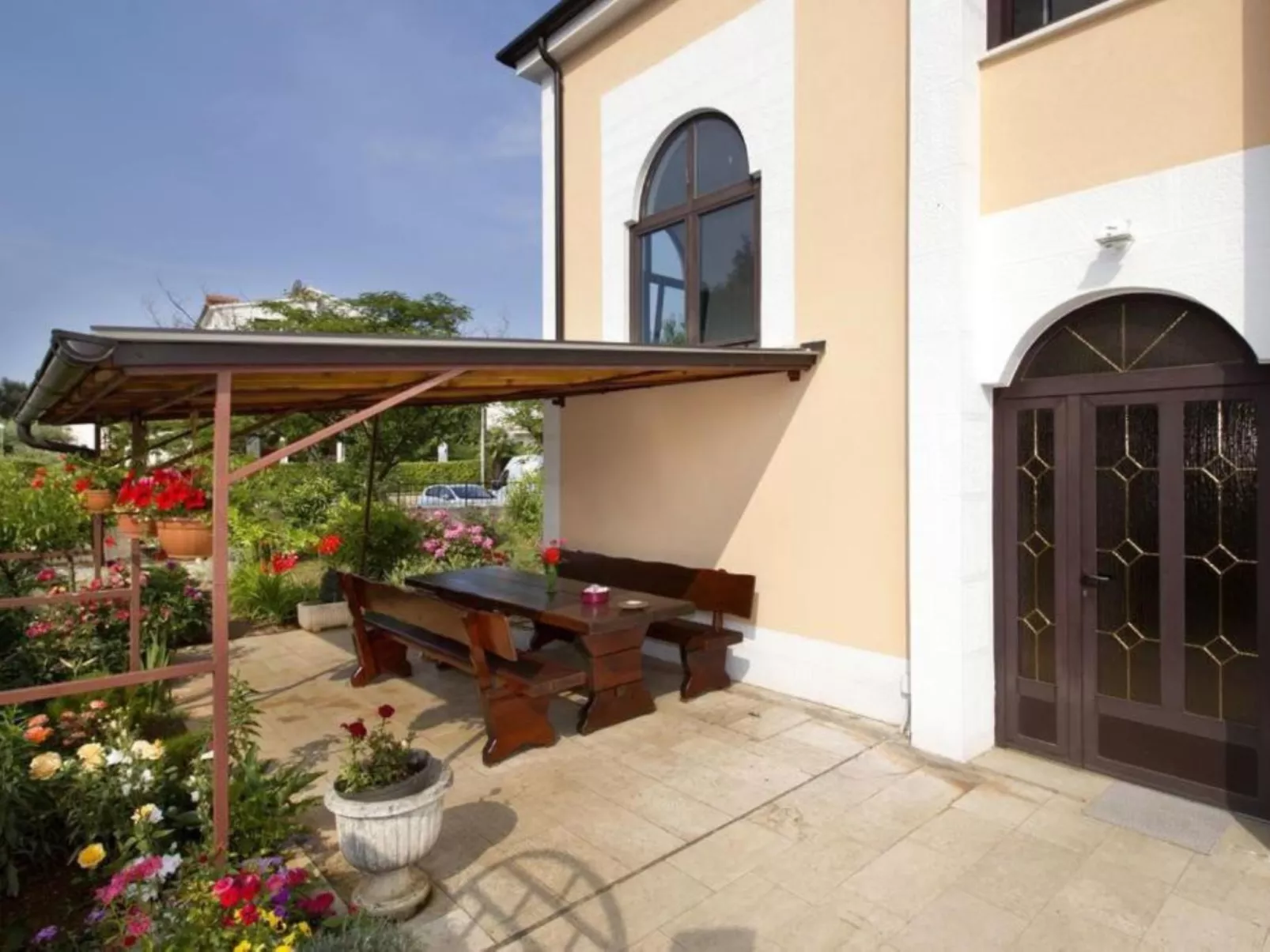 Vera Savic - Outside