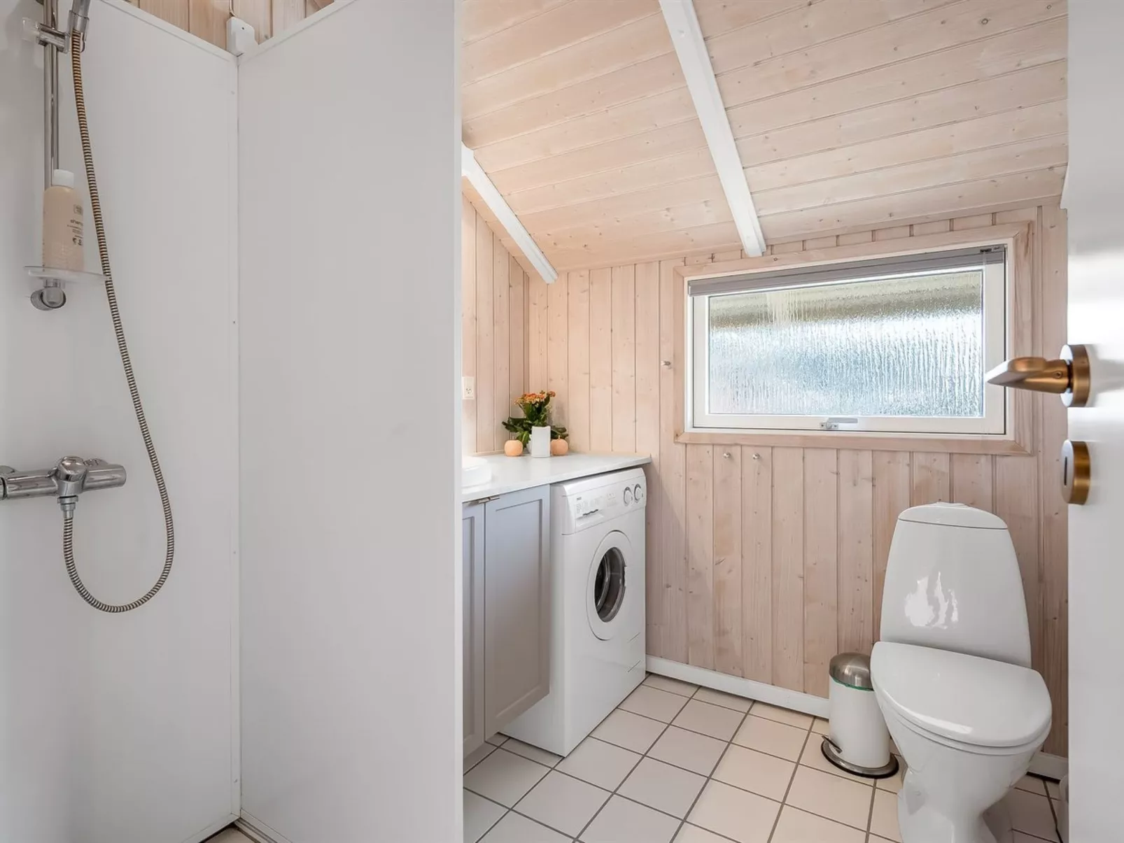 "Caranus" - 120m from the sea - Inside