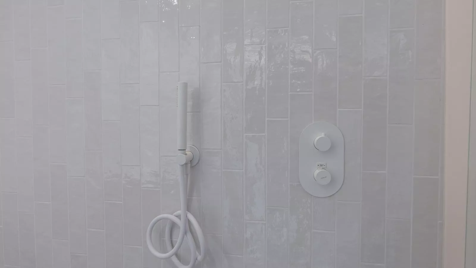 Bel Air - 0201  box 15 - Bathroom