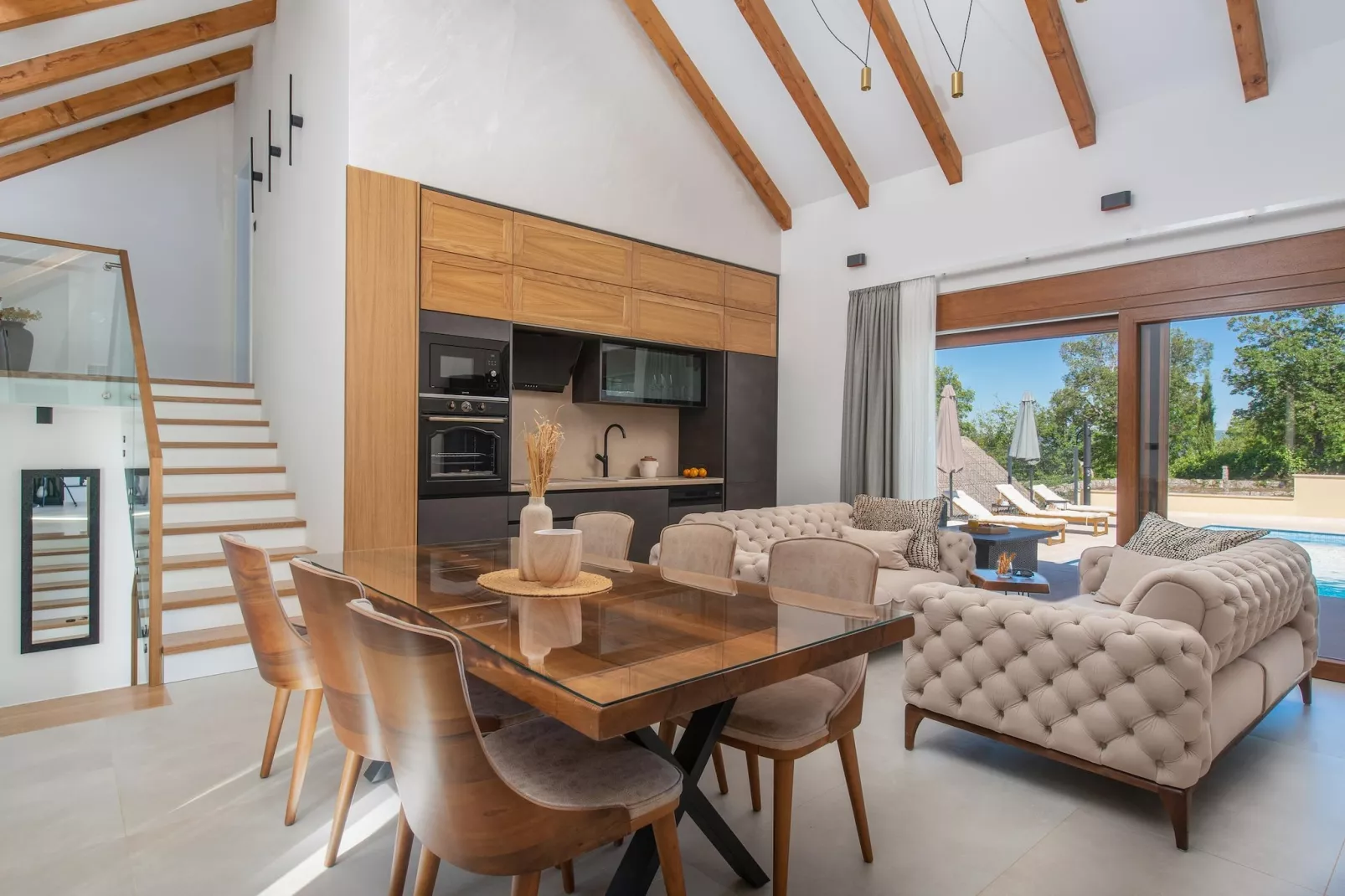 Serenity Retreat Villa - Dining room