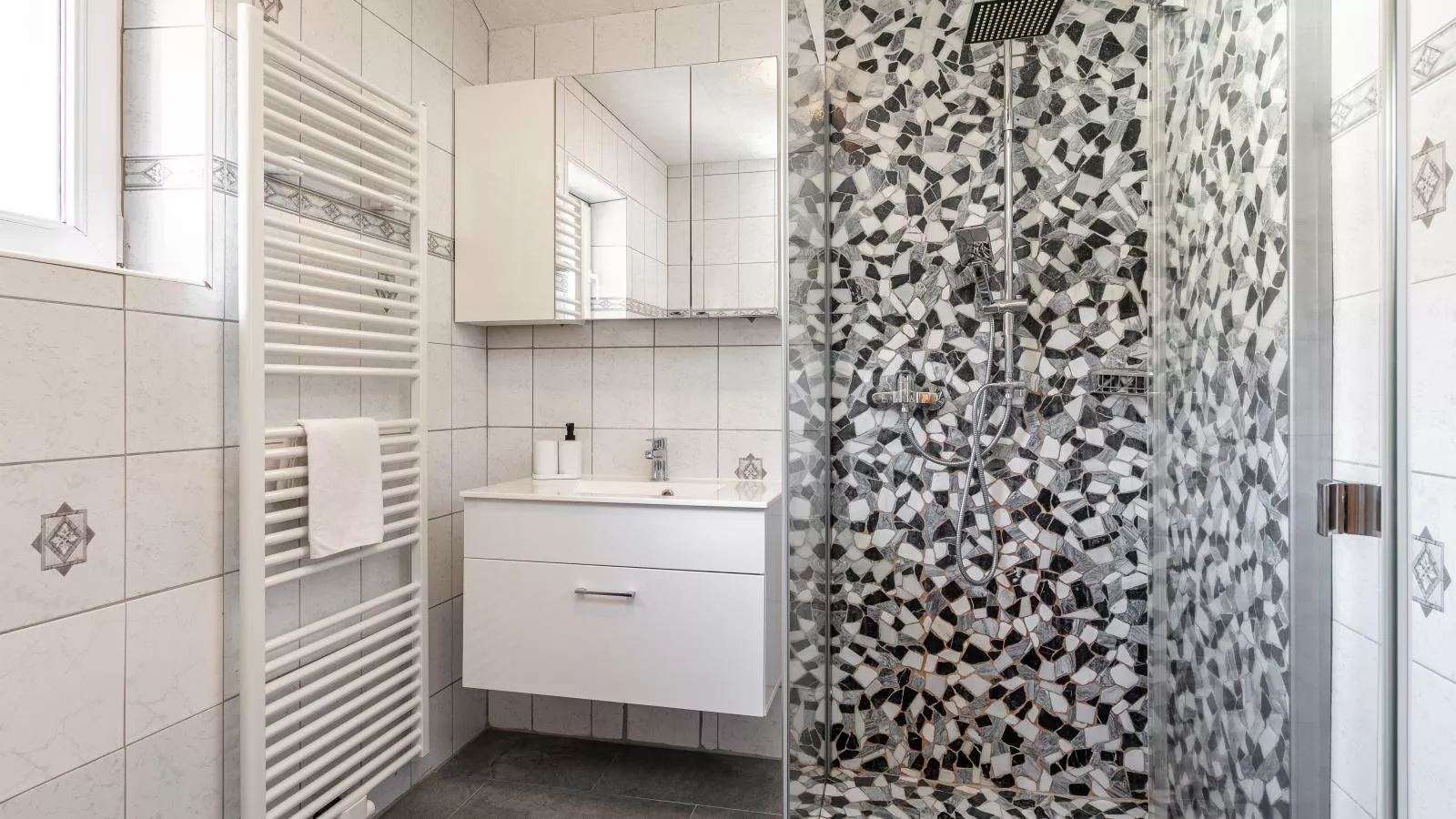 Gästehaus Inntal - Bathroom