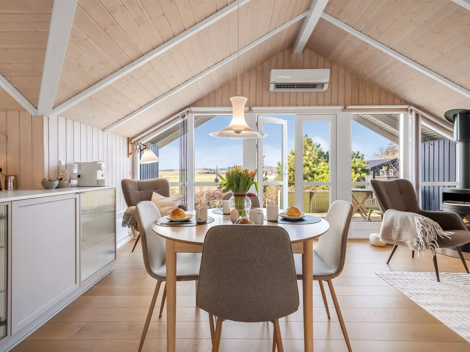 "Caranus" - 120m from the sea - Inside