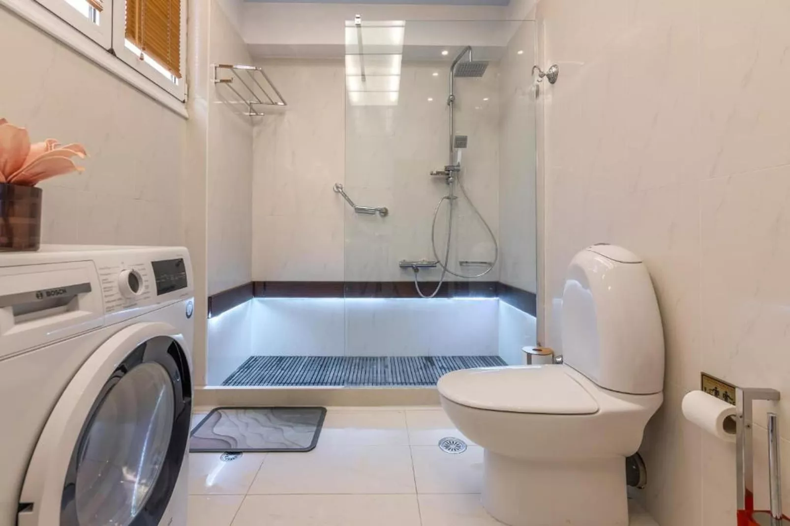 WhiteBlue Spa Villa - Bathroom