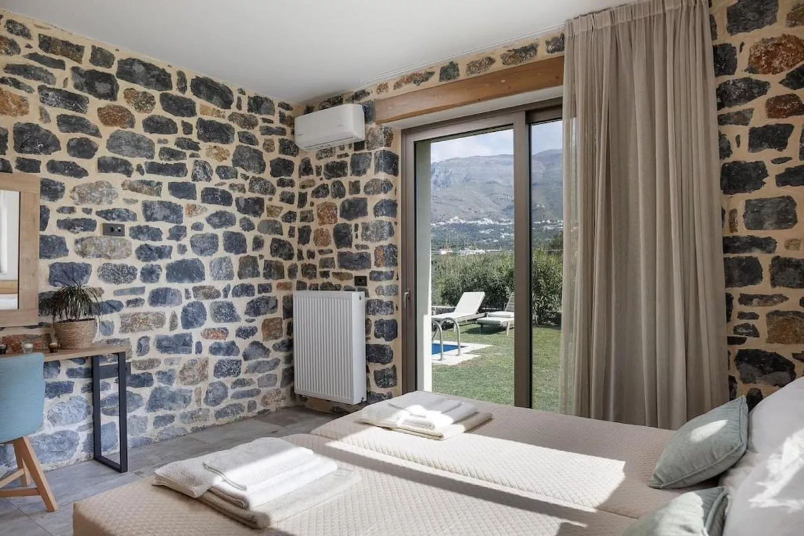 Kozilis Villas - Bedroom