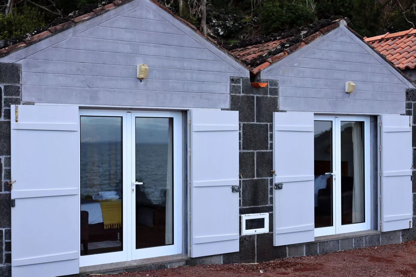 Small semi-detached holiday home in Santo Amaro-Exterior summer