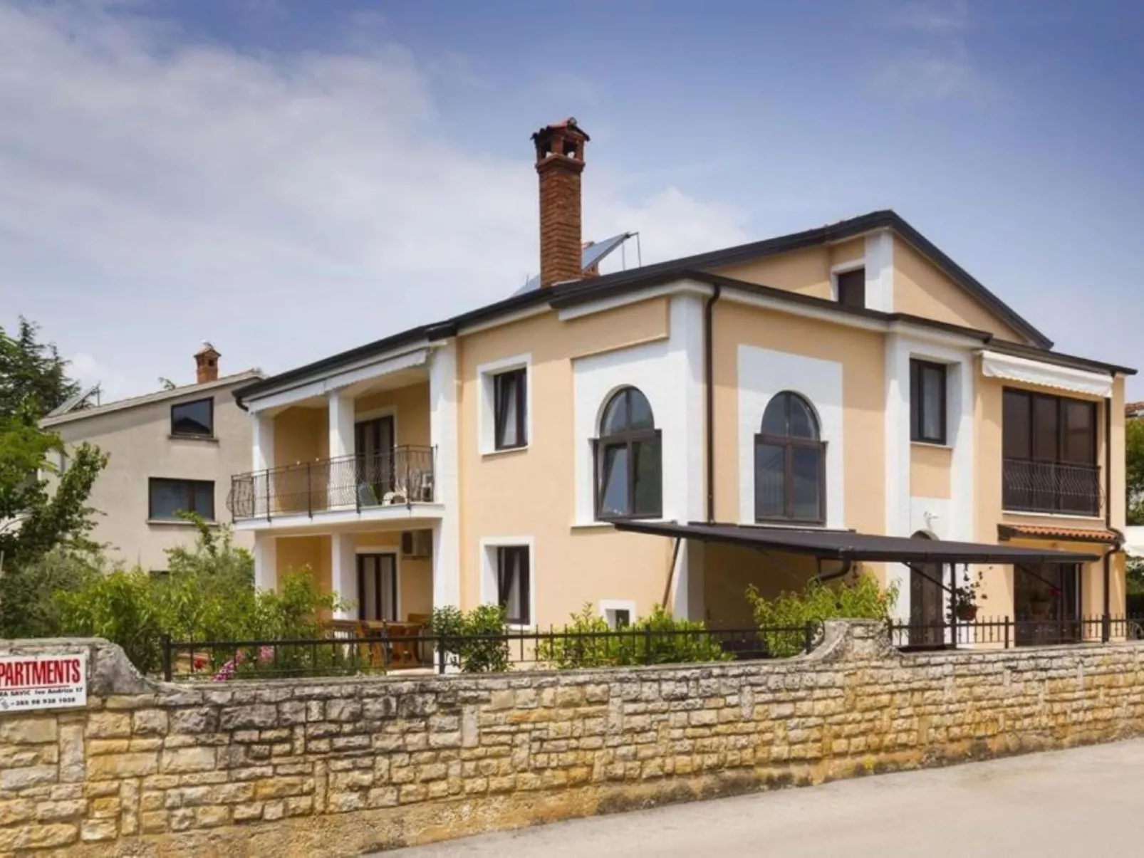 Vera Savic - Outside