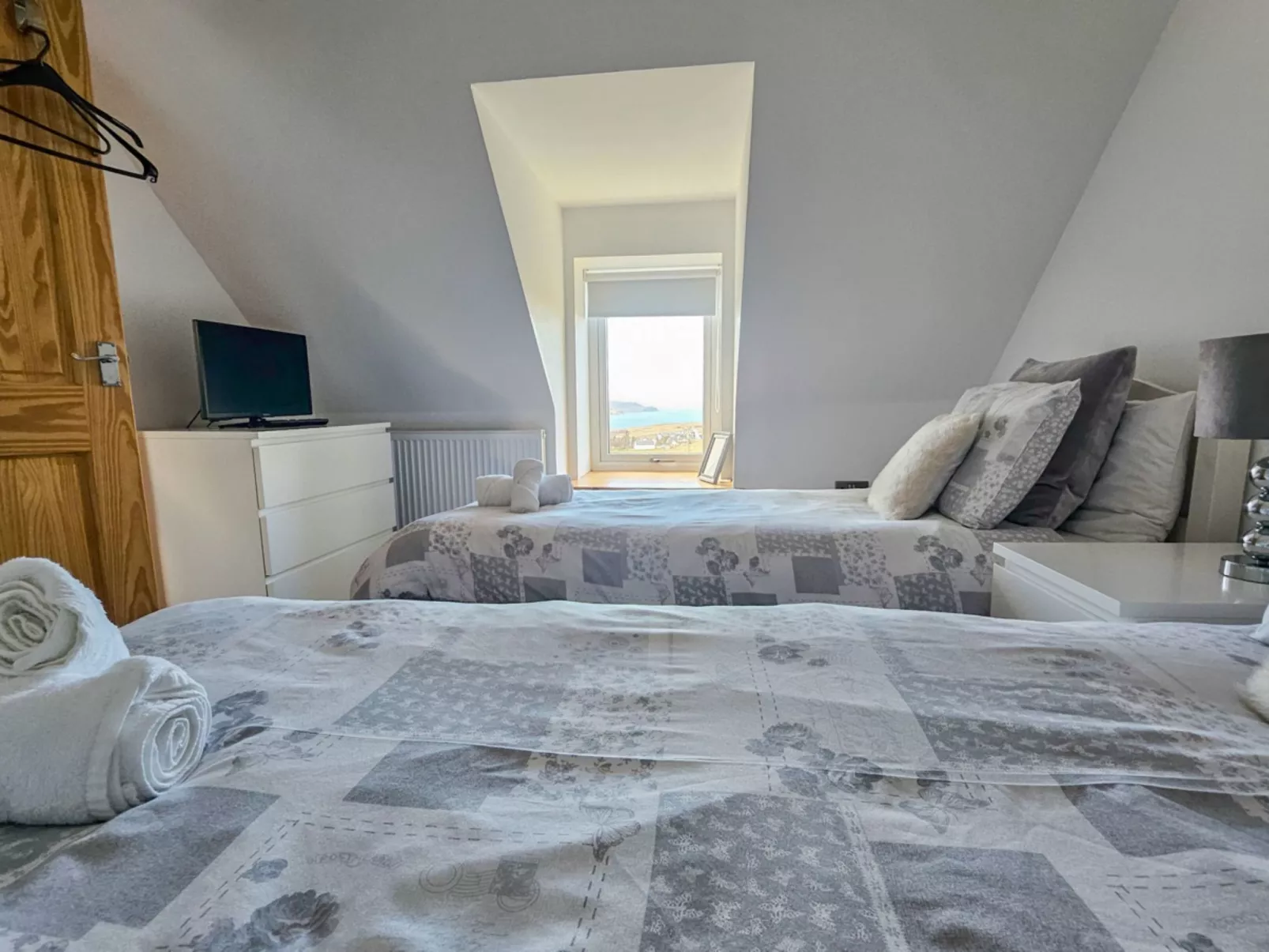 Ben Edra Croft - Inside