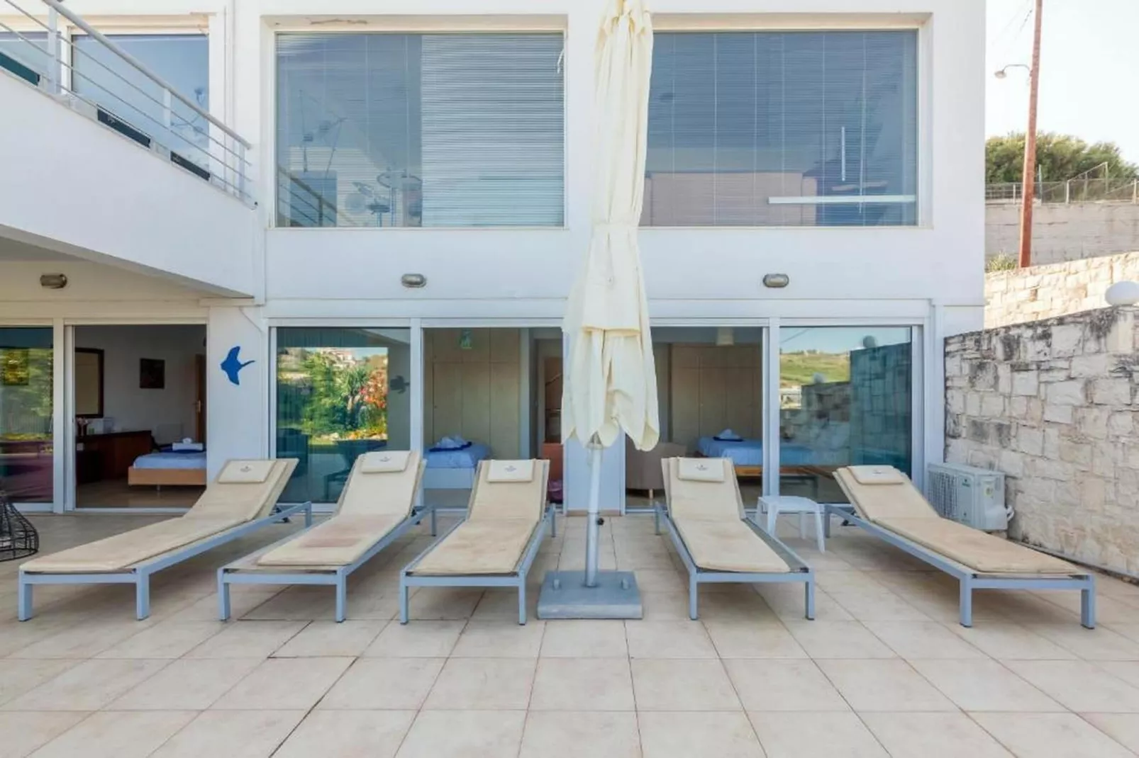 WhiteBlue Spa Villa - Terrace balcony