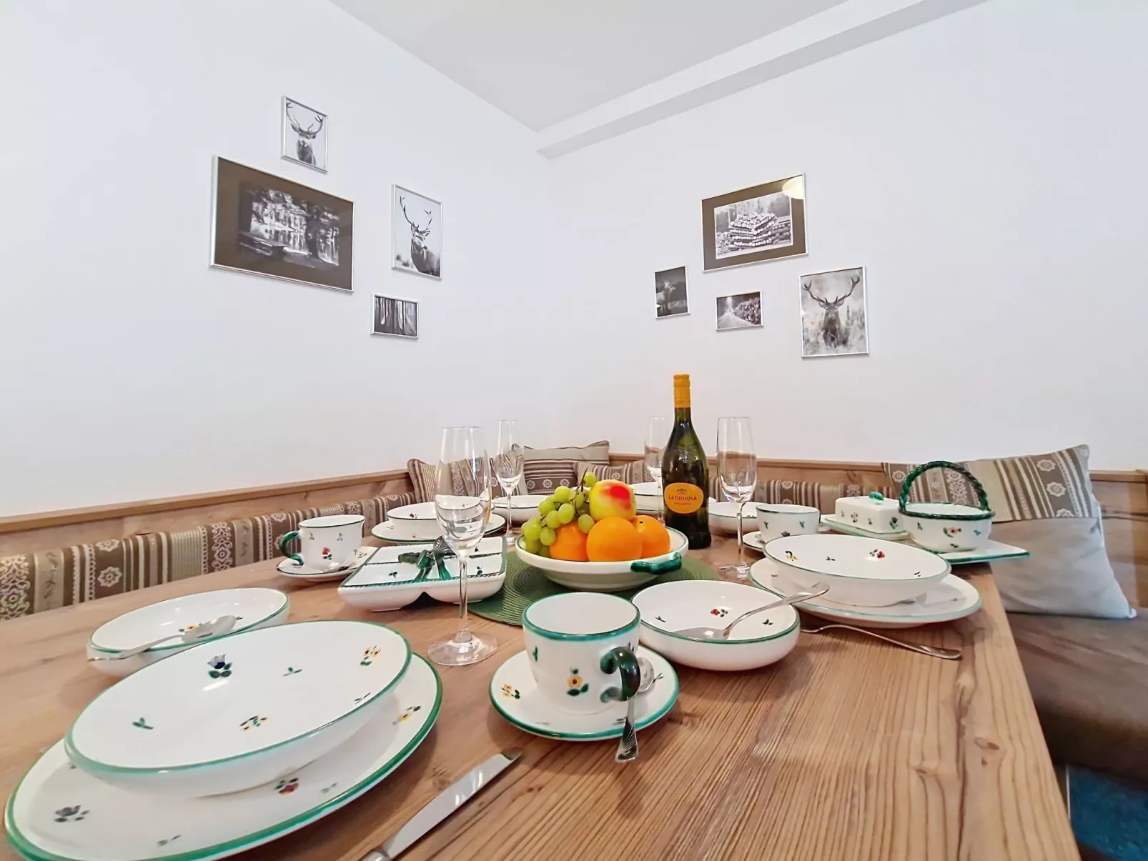 Naviser Hütte - Inside