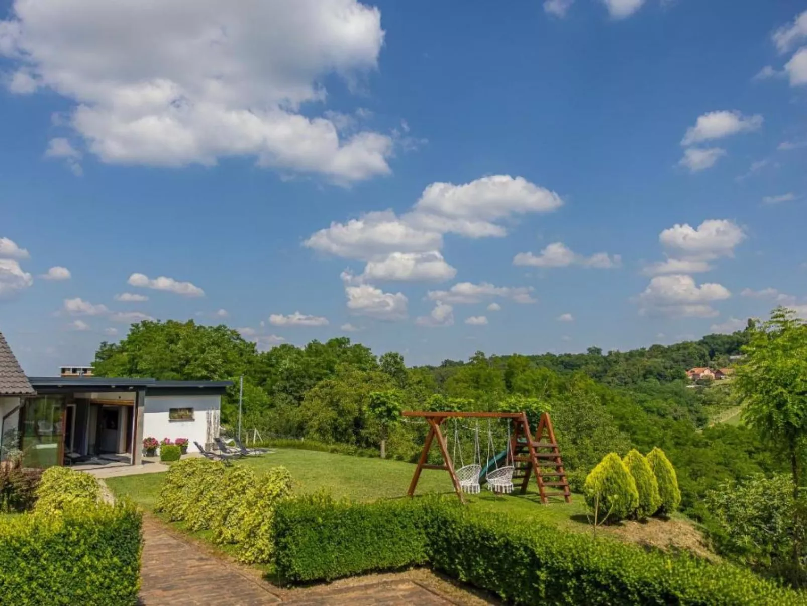 House AdaliA - Draußen