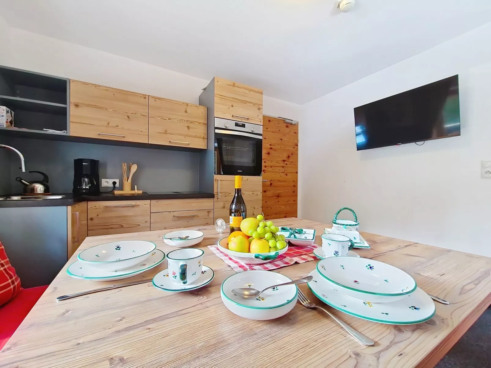 Naviser Hütte - Inside