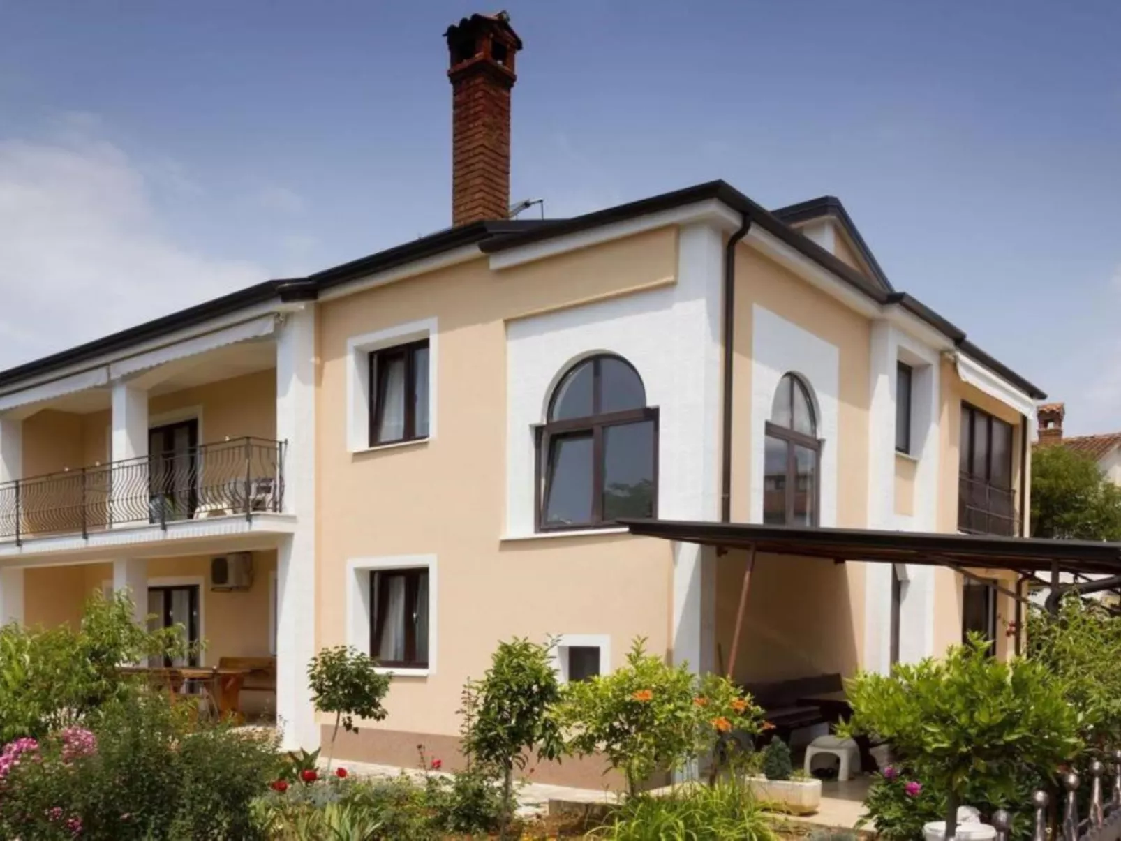 Vera Savic - Outside