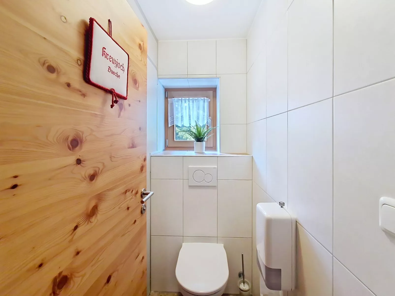 Naviser Hütte - Inside