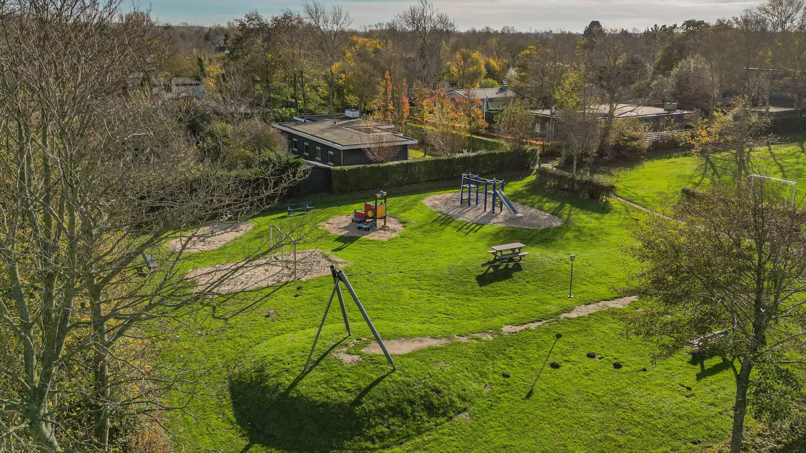 Zwaluw aan Zee - Areas within 1km in summer