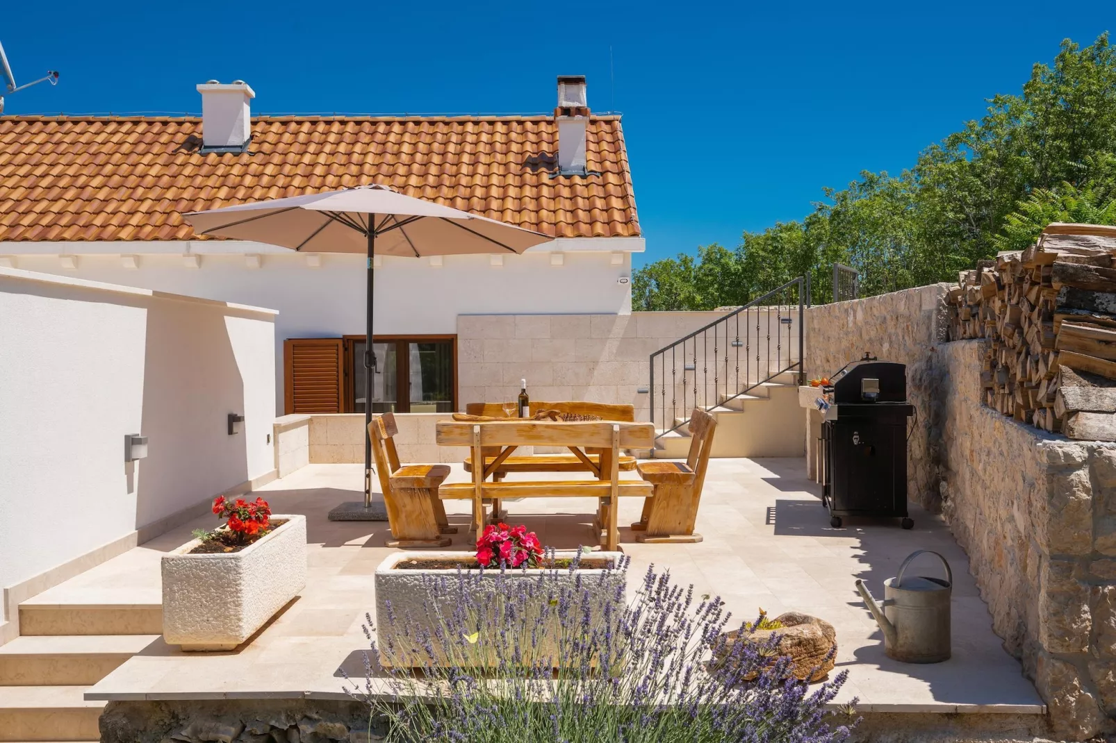 Serenity Retreat Villa - Terrace balcony