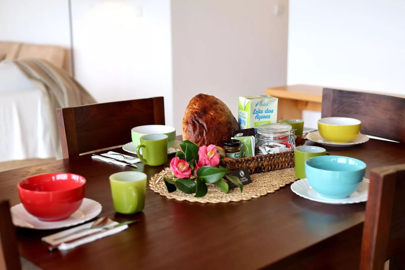 Holiday Apartment in Santo Amaro  // Apt T1-Dining room
