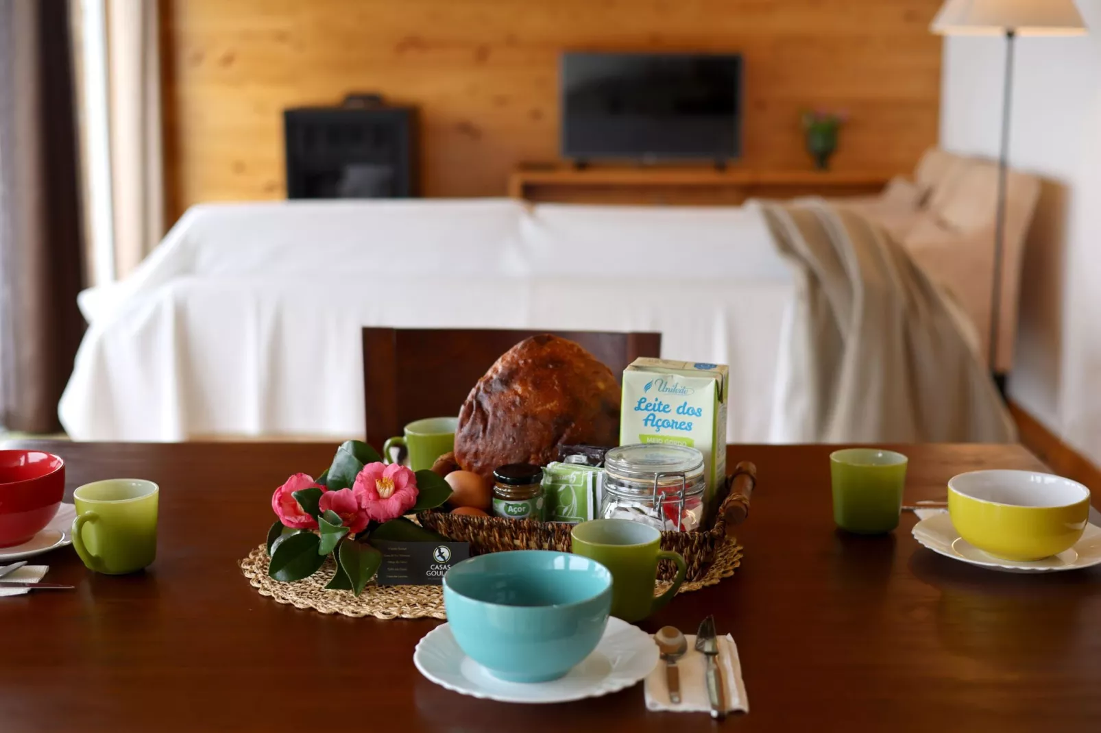 Holiday Apartment in Santo Amaro  // Apt T1-Dining room