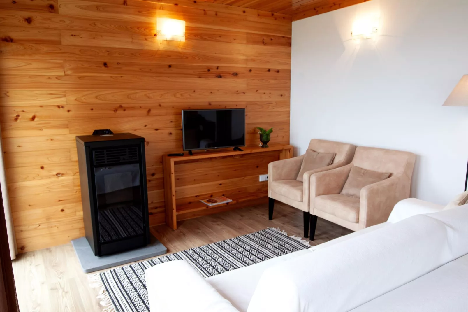 Holiday Apartment in Santo Amaro  // Apt T1-Living room