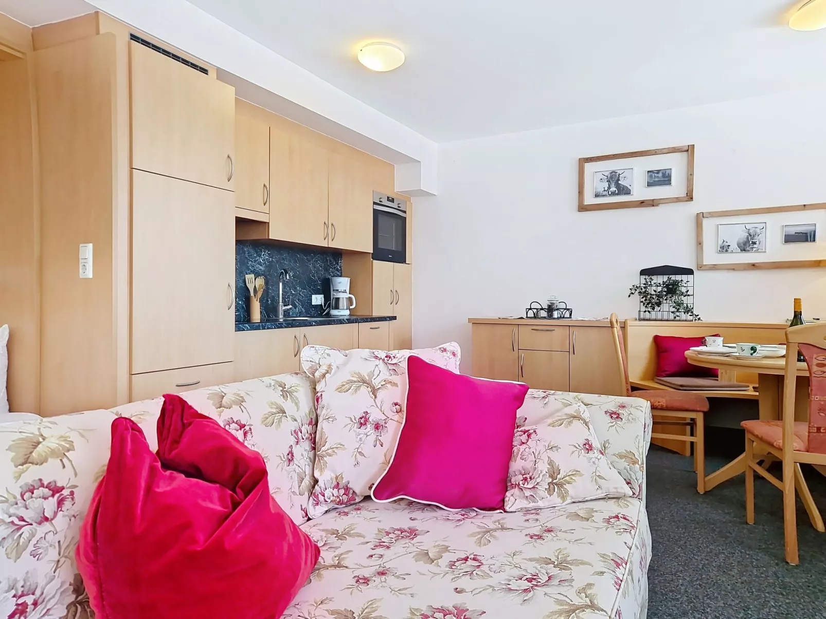 Naviser Hütte - Inside