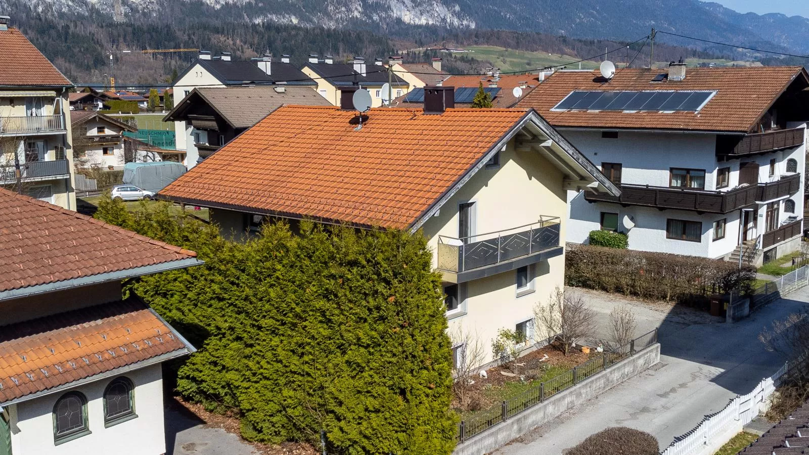 Gästehaus Inntal - Exterior in summer