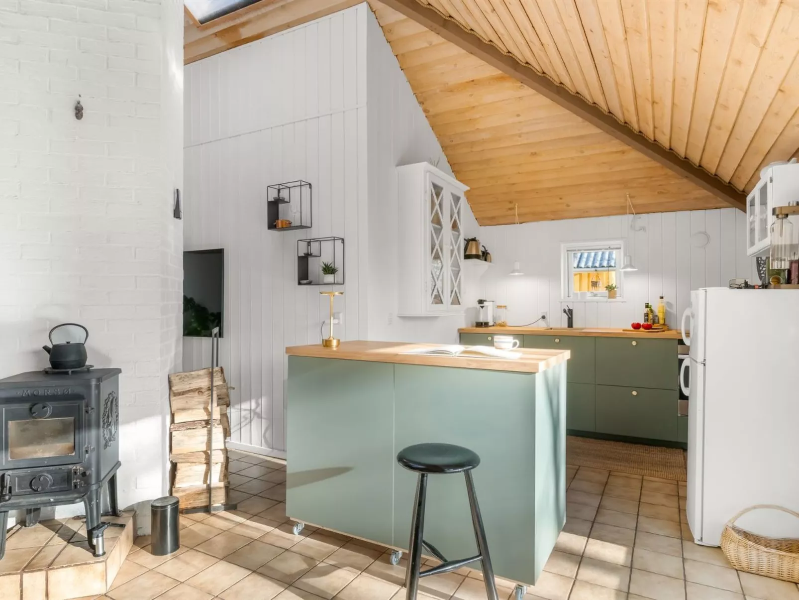 "Holmsten" - 250m to the fjord - Inside