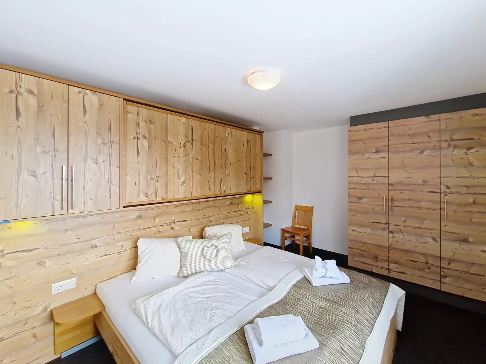 Naviser Hütte - Inside