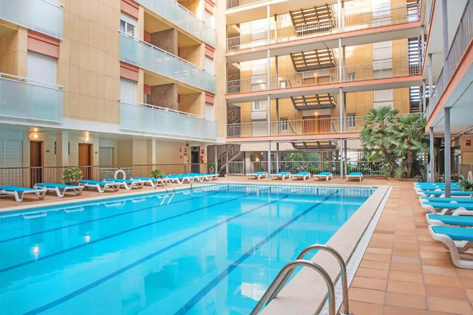 Costa d'Or 2/4/6 - Exterior in summer