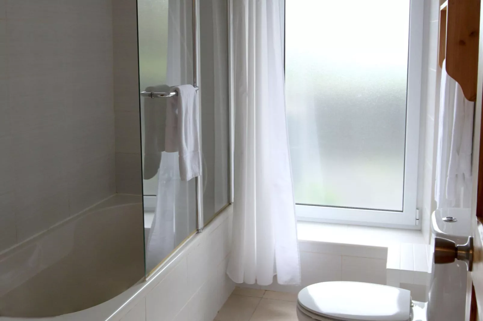 Holiday Apartment in Santo Amaro // Apt T2-Indoor