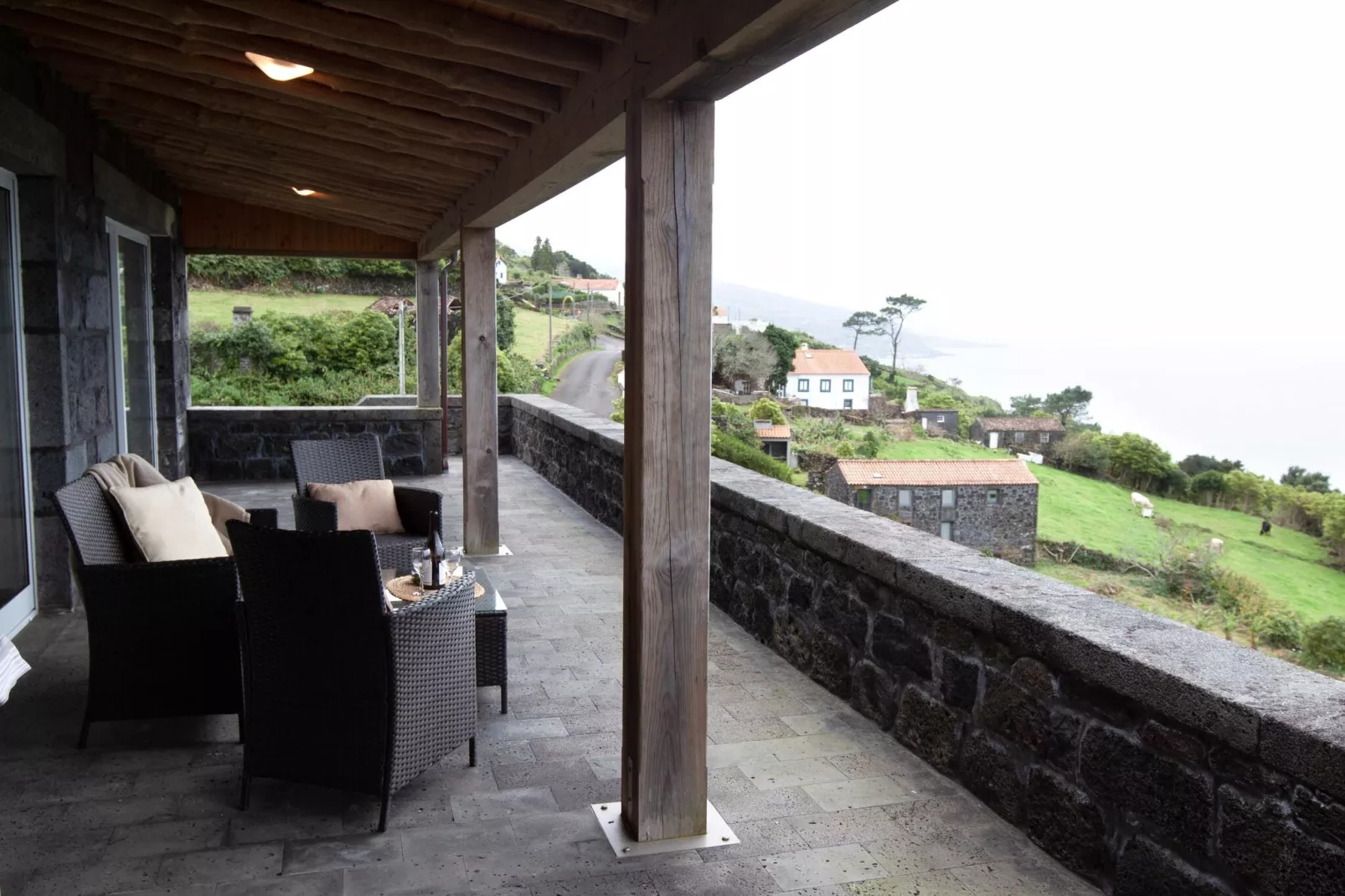 Holiday Apartment in Santo Amaro  // Apt T3-Outdoor