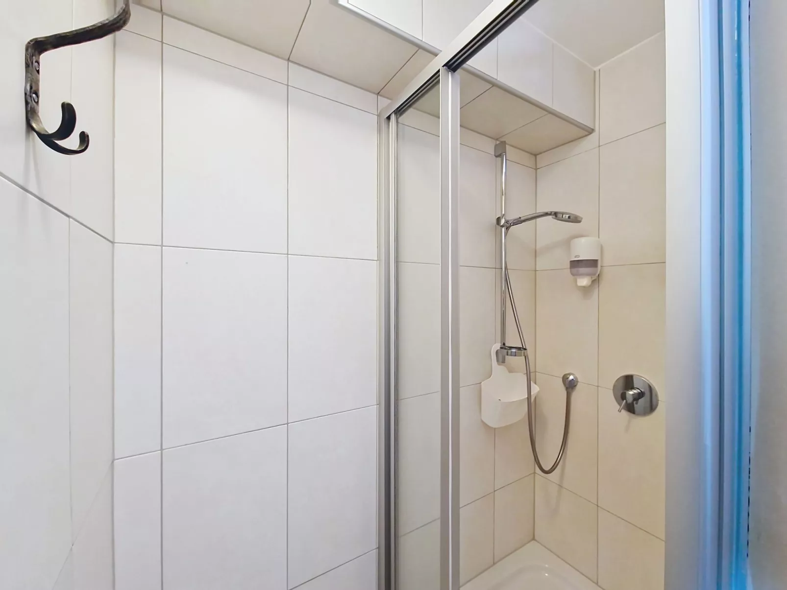 Naviser Hütte - Inside