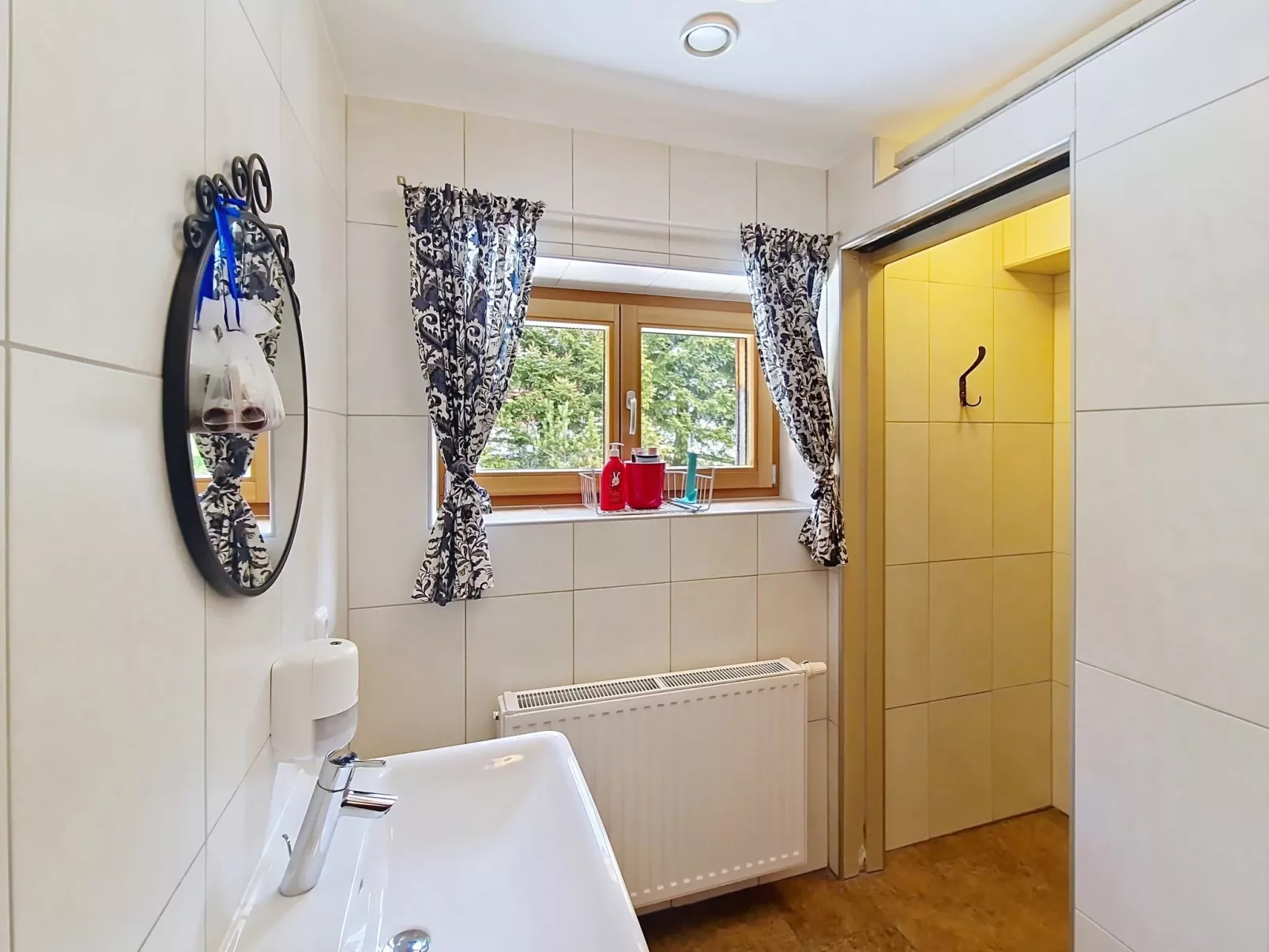 Naviser Hütte - Inside