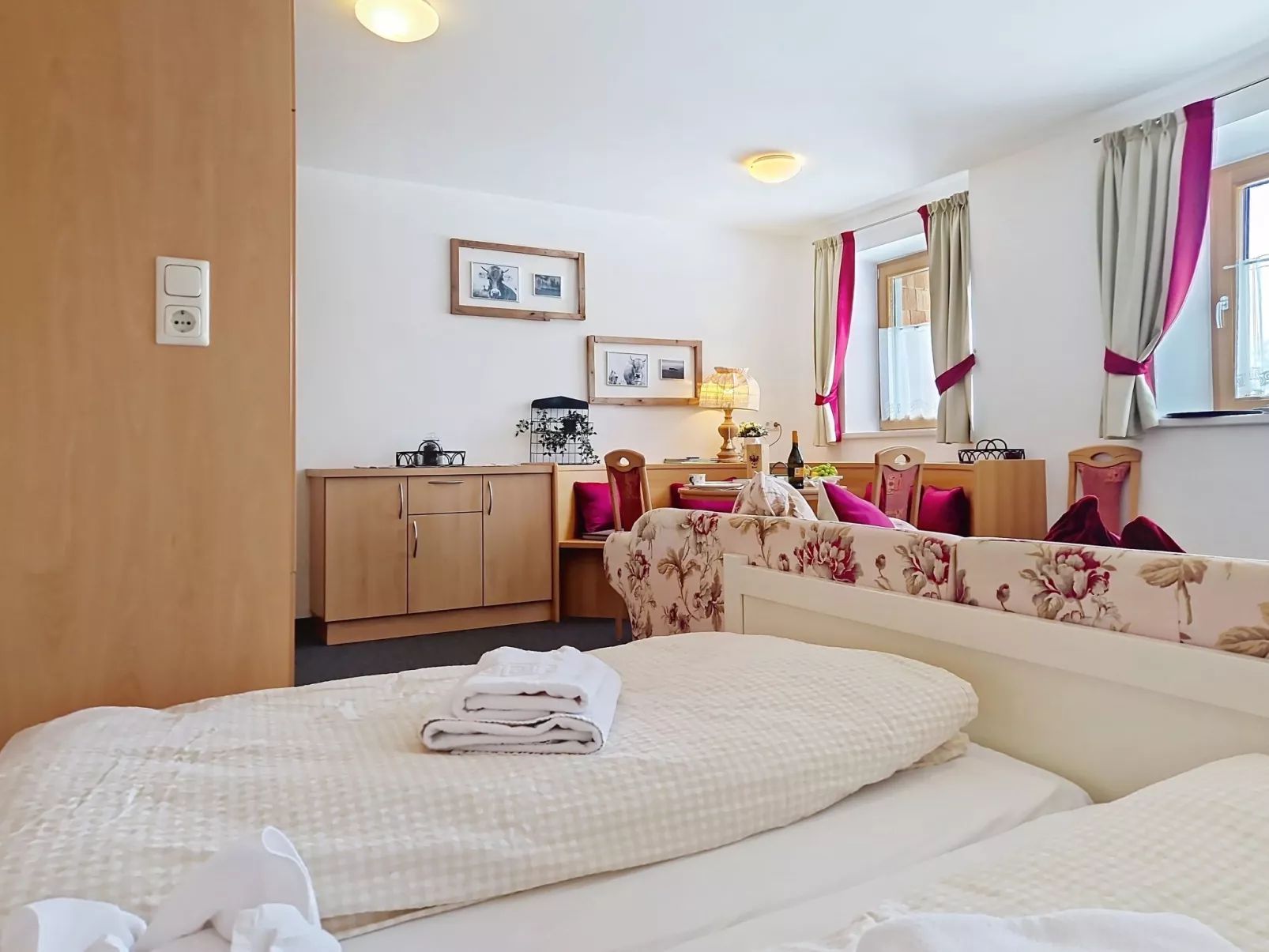 Naviser Hütte - Inside