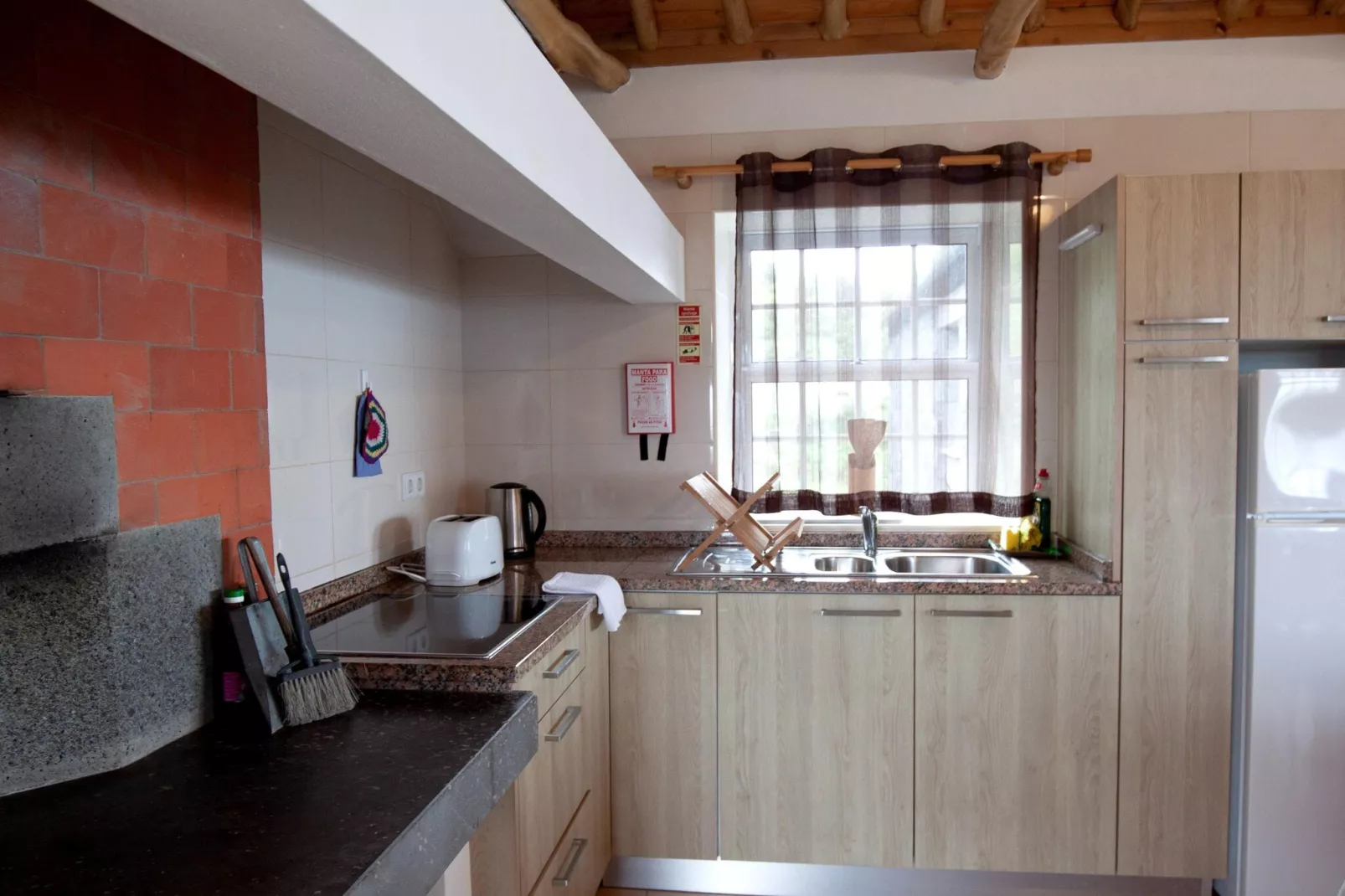 Holiday Apartment in Santo Amaro  // Apt T3-Indoor