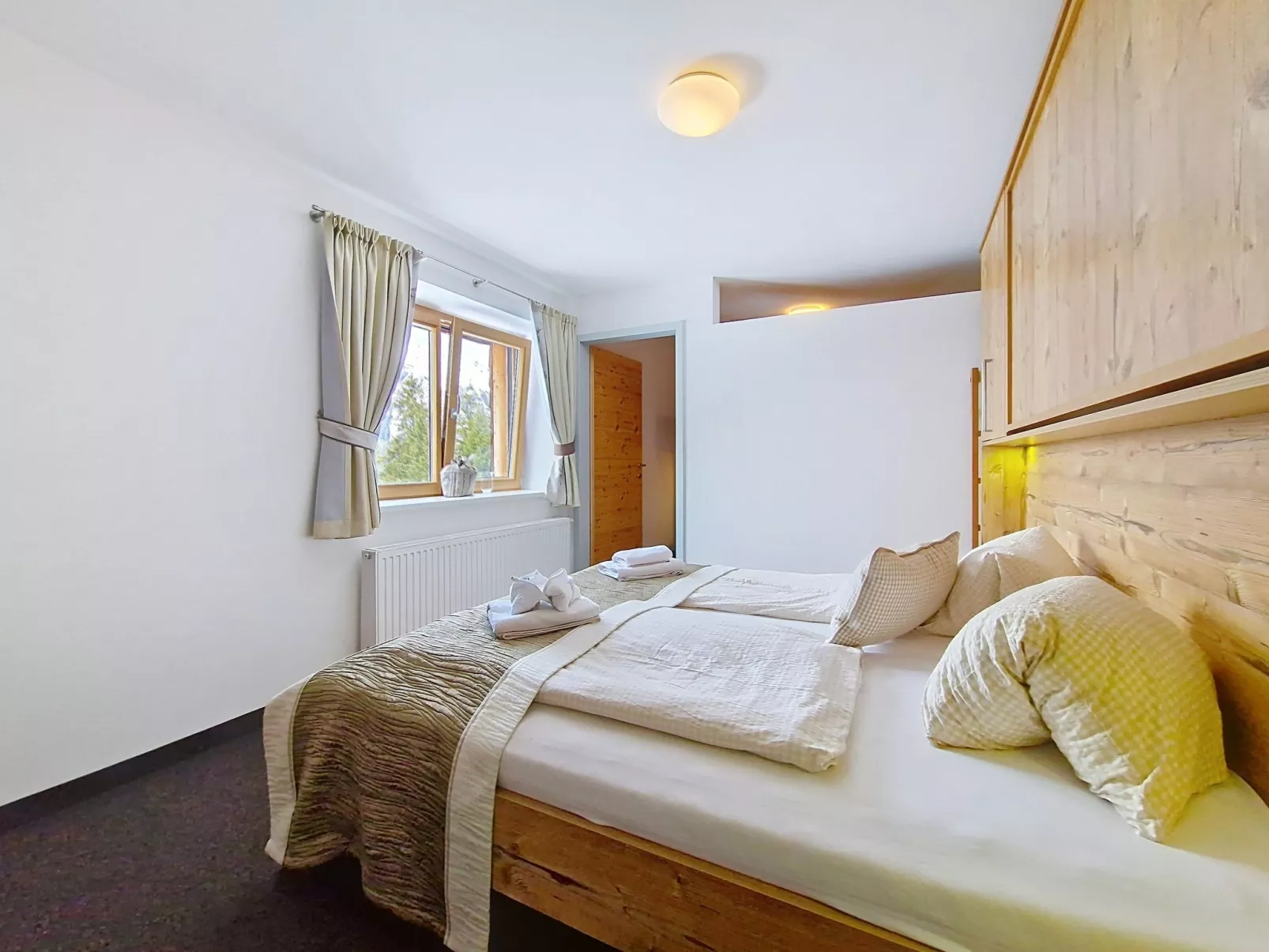 Naviser Hütte - Inside