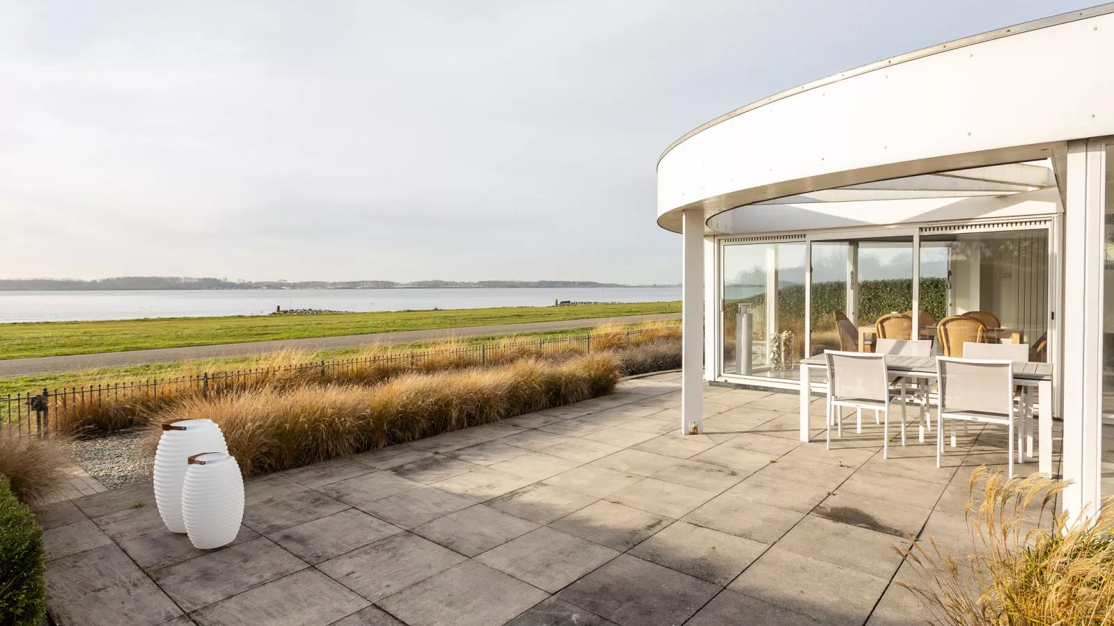Veerse Meer Natuurvilla - Gardens in summer