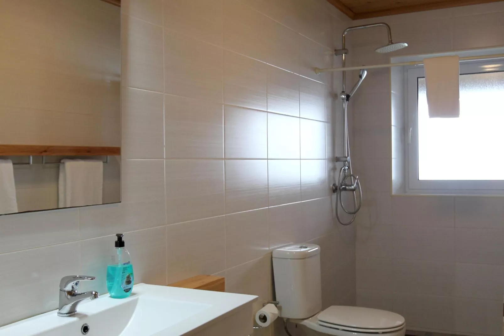 Holiday Apartment in Santo Amaro  // Apt T3-Indoor