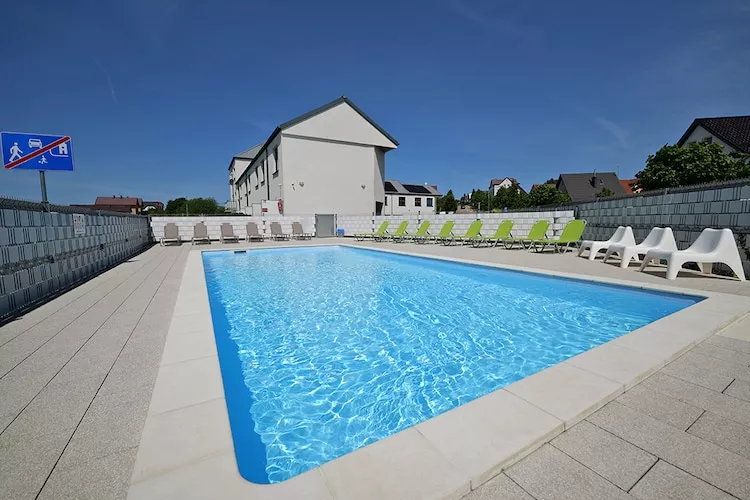 Domy wakacyjne z basenem letnim dla max 4 osób Jarosławiec - Swimming pool