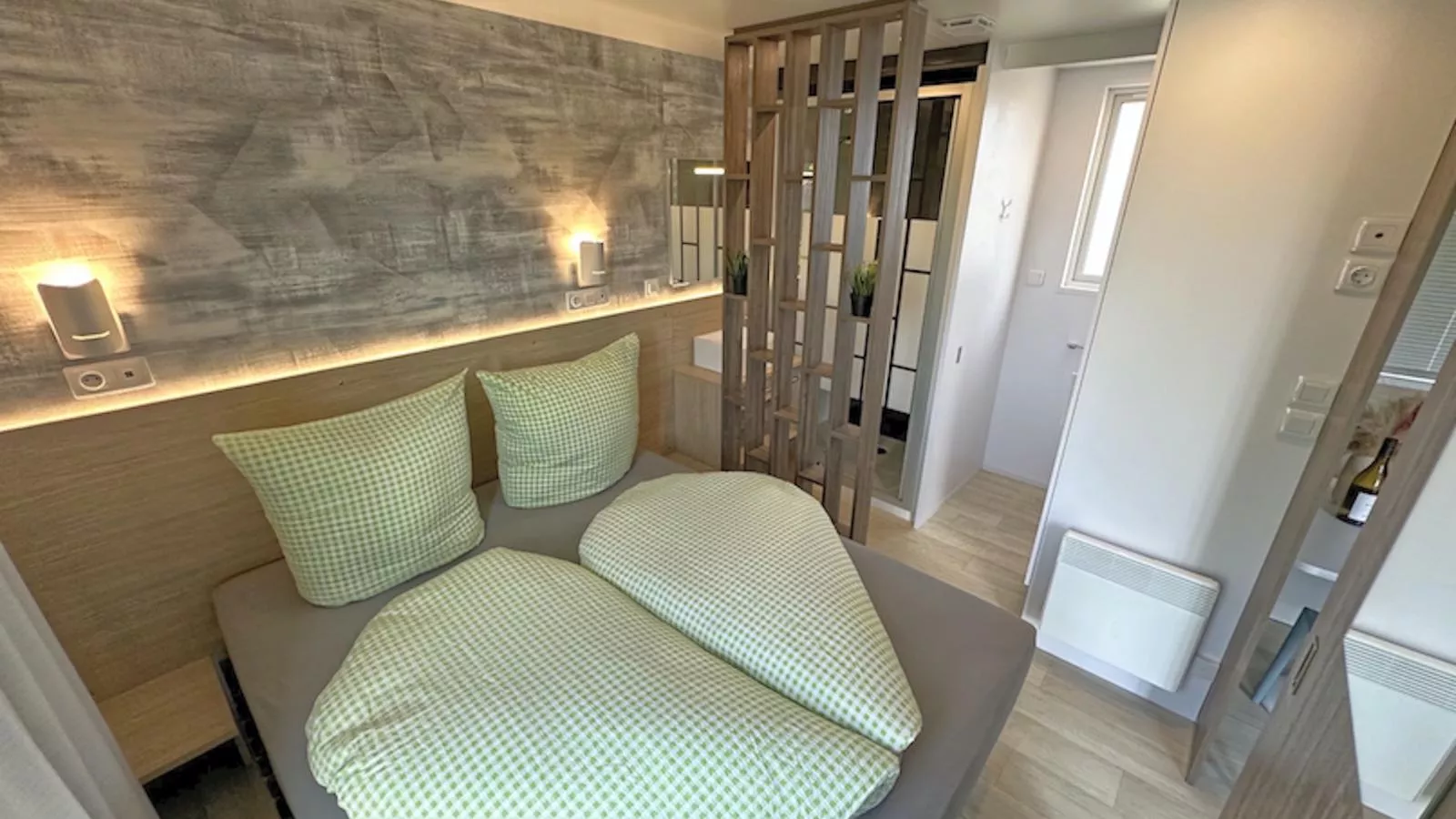 Feriendorf Seeblick - Tiny Chalet Nr 9 - Schlafzimmer