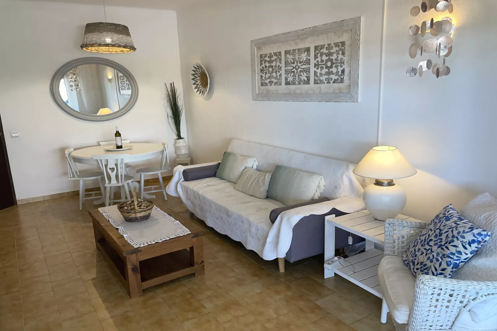 Casa Bacalhau (apartment near Benagil Beach) - Living room