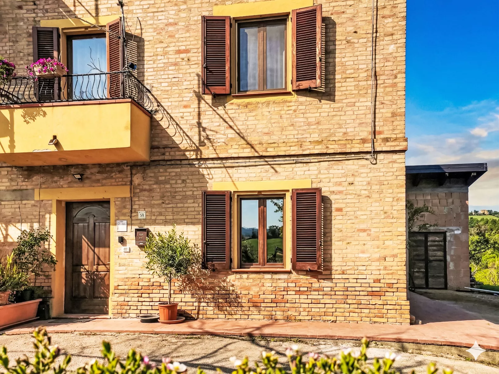 Velia's House - Outside