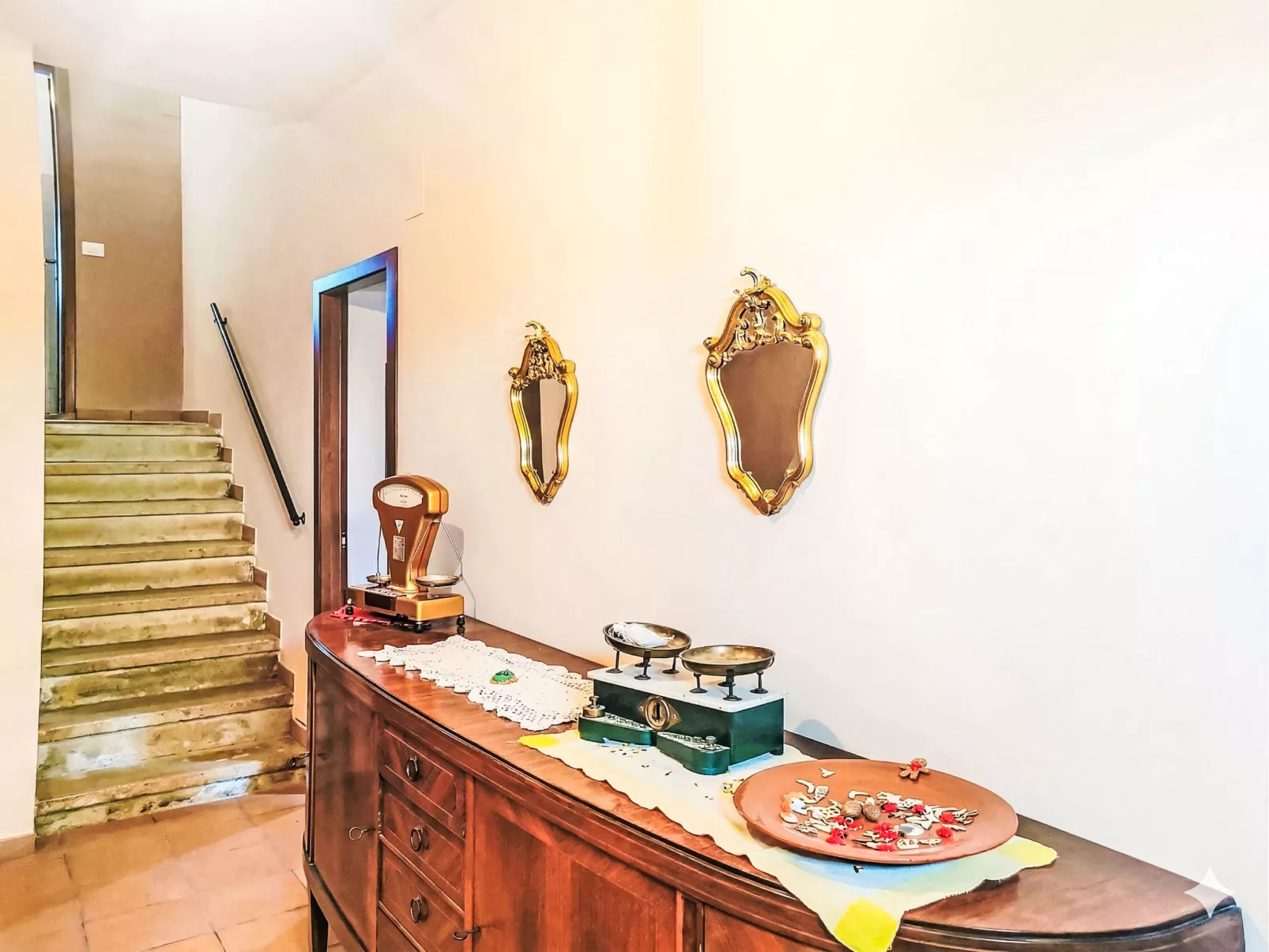Velia's House - Inside