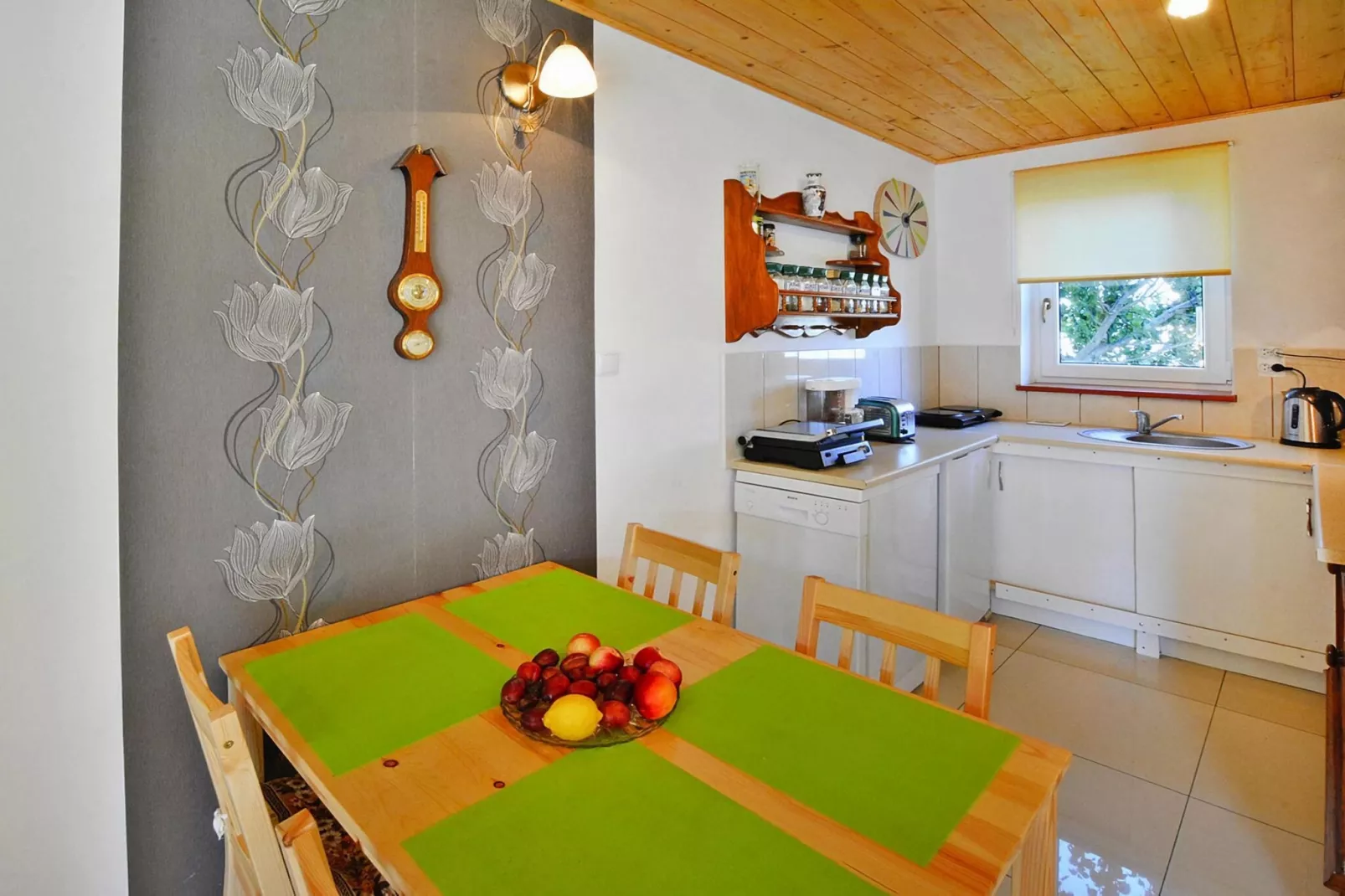 Dom wakacyjny 85 m2 dla 6 osób Dąbrowica-Kitchen